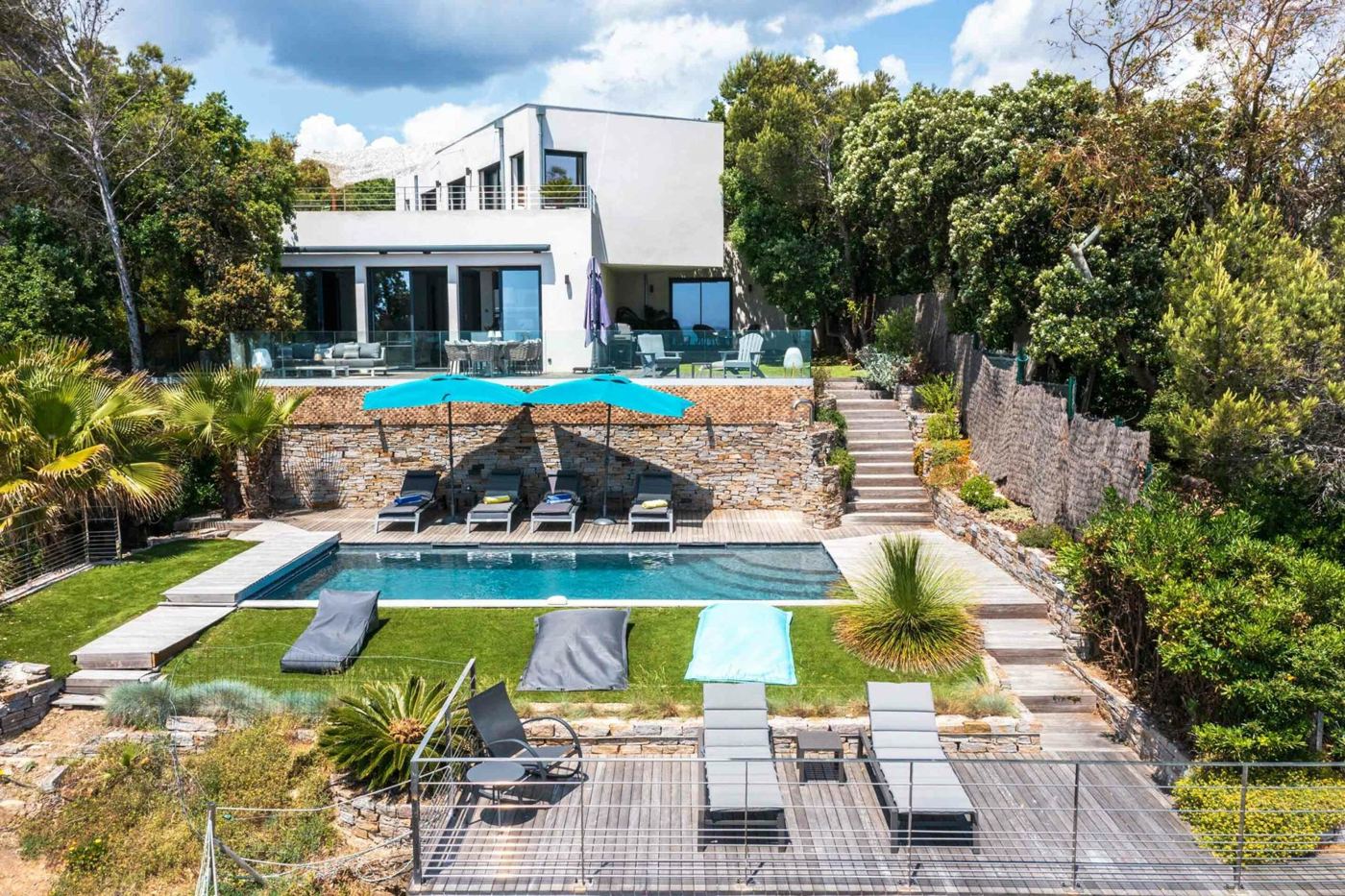 Prestige Villa Rental — « Détente et Bien-être » LCD Award